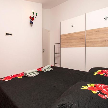 Apartments With Pool In Pula,Croatia Екстер'єр фото