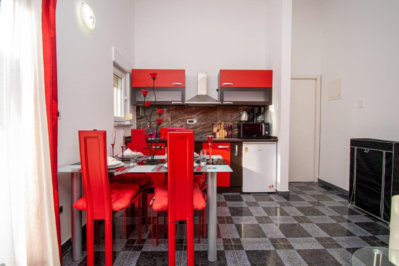 Apartments With Pool In Pula,Croatia Екстер'єр фото