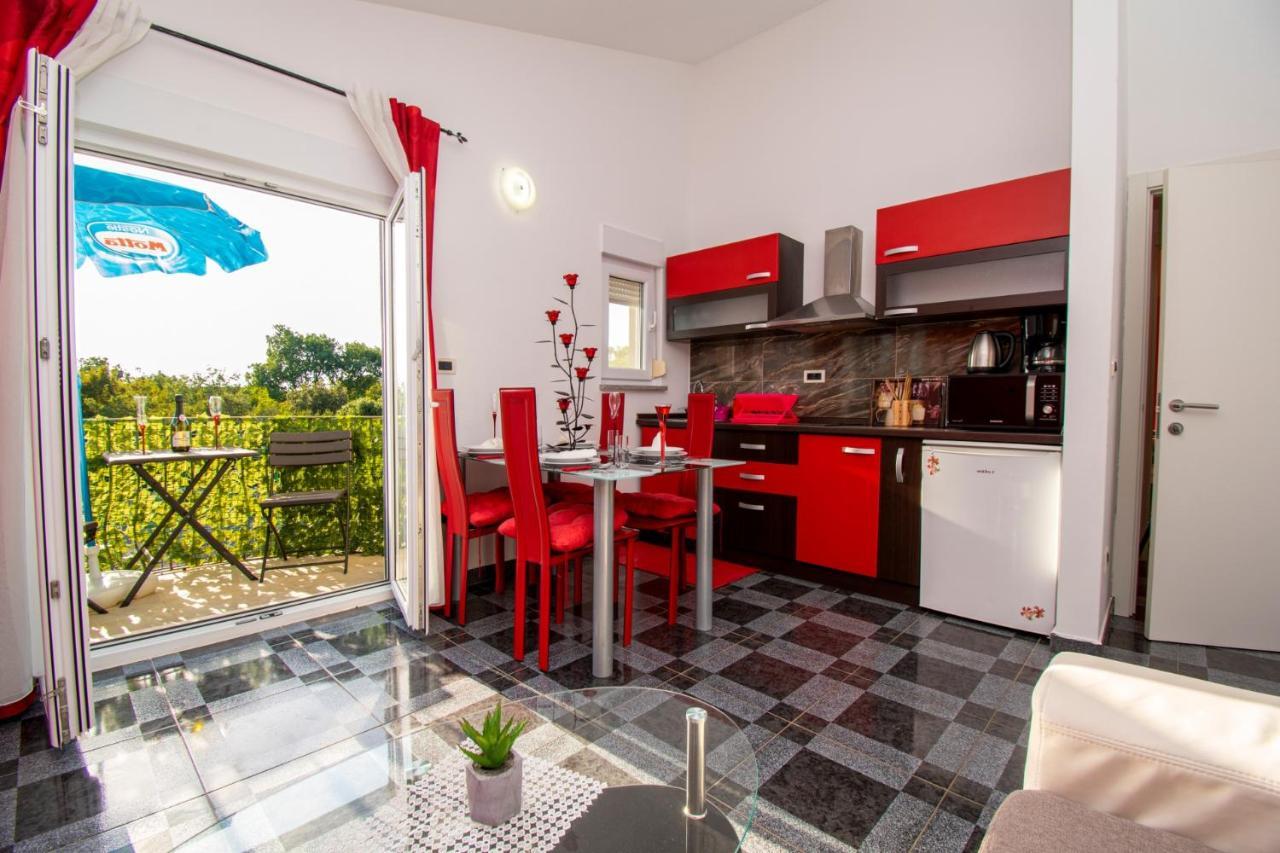 Apartments With Pool In Pula,Croatia Екстер'єр фото