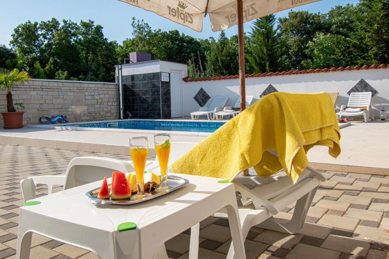 Apartments With Pool In Pula,Croatia Екстер'єр фото