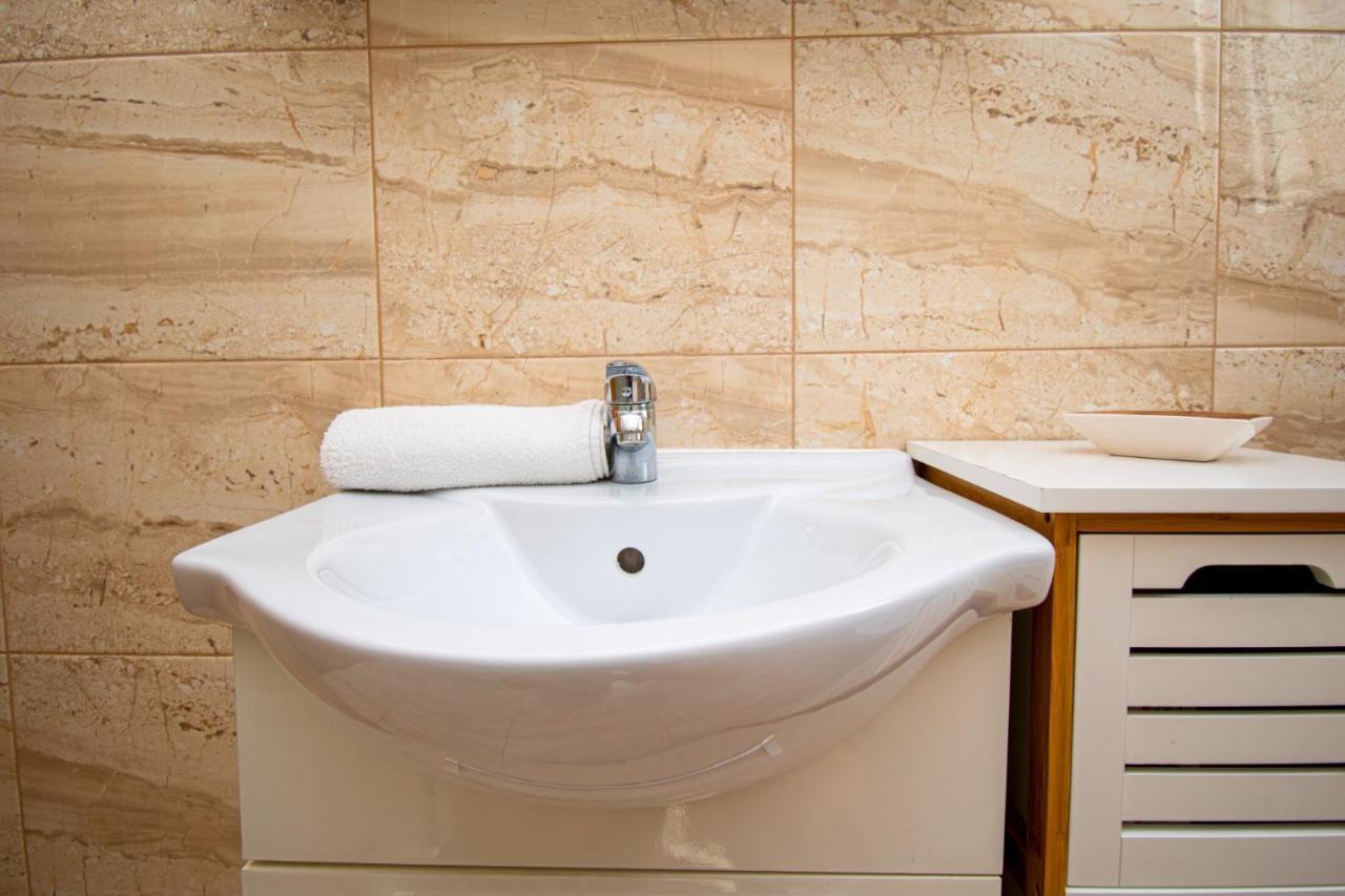 Apartments With Pool In Pula,Croatia Екстер'єр фото