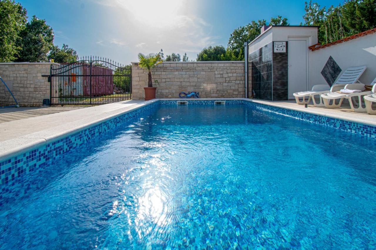 Apartments With Pool In Pula,Croatia Екстер'єр фото