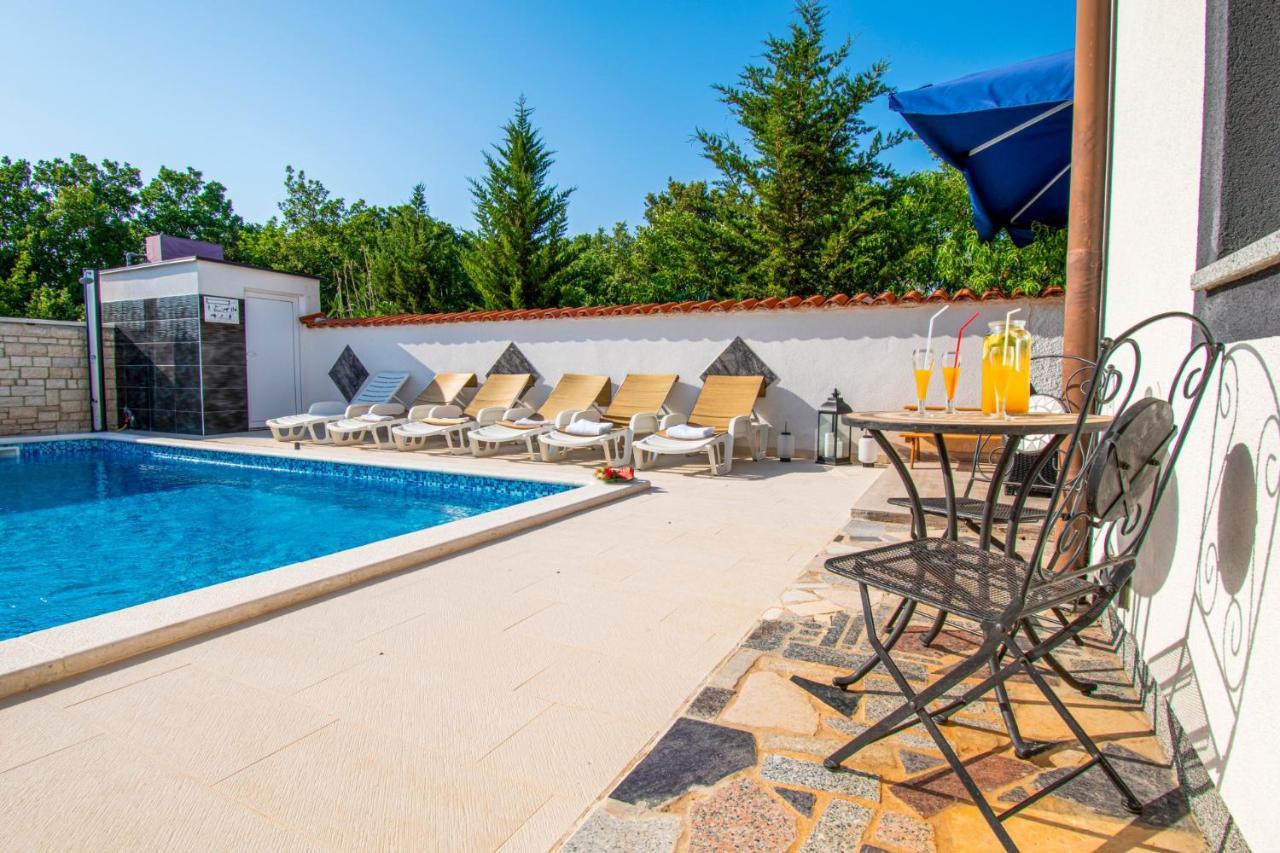 Apartments With Pool In Pula,Croatia Екстер'єр фото