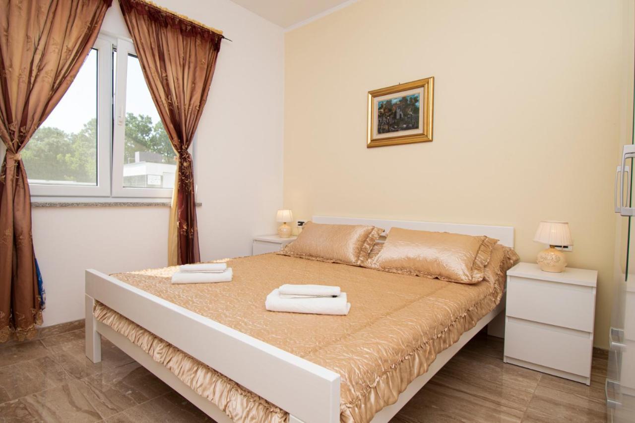 Apartments With Pool In Pula,Croatia Екстер'єр фото