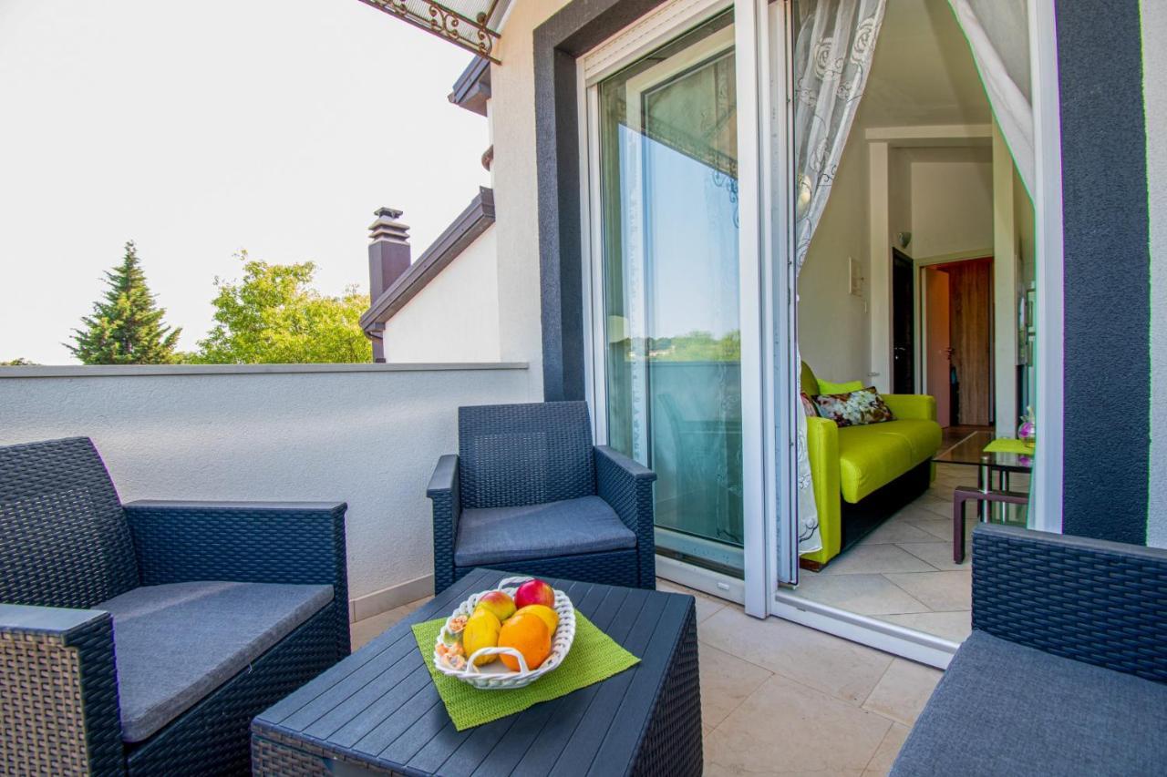 Apartments With Pool In Pula,Croatia Екстер'єр фото