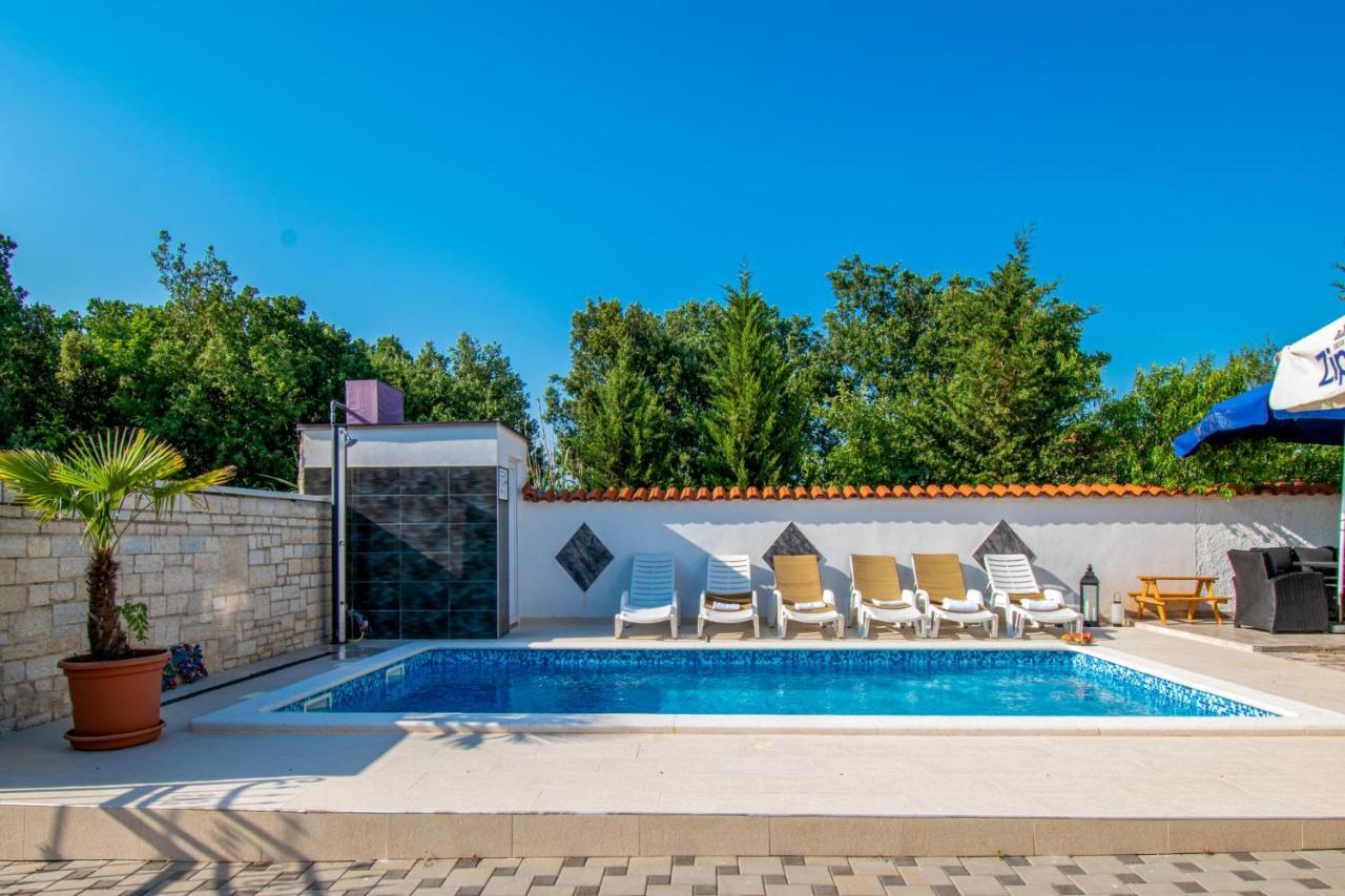 Apartments With Pool In Pula,Croatia Екстер'єр фото
