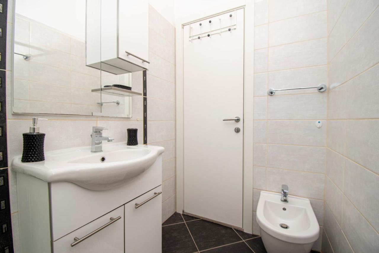 Apartments With Pool In Pula,Croatia Екстер'єр фото